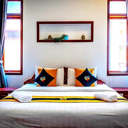 Antonios Villa Hotel シェムリアップ エクステリア 写真