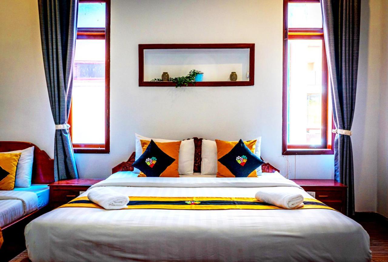 Antonios Villa Hotel シェムリアップ エクステリア 写真