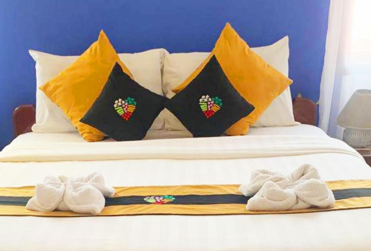 Antonios Villa Hotel シェムリアップ エクステリア 写真